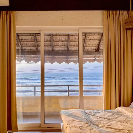 Dolce Luxury 4-Bhk Villa On Ashwem Beach